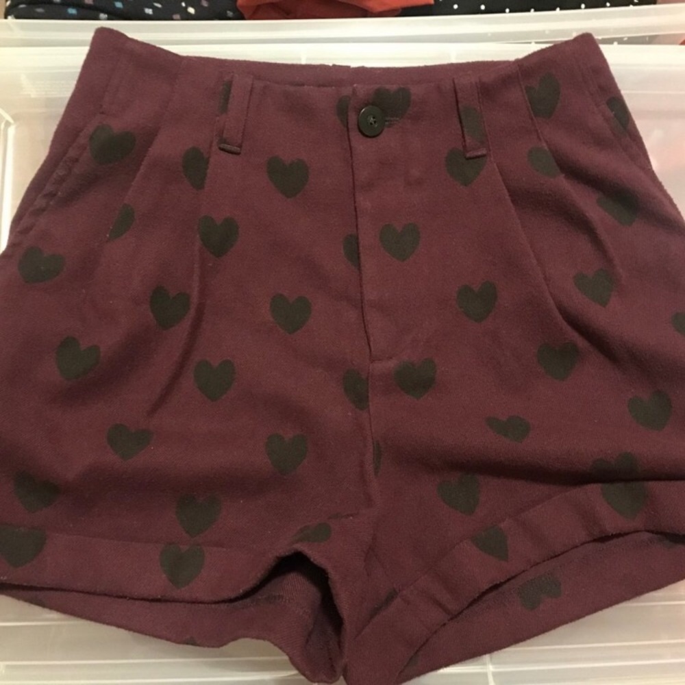 2/$20 H&M Black Heart Bordeaux Trouser Shorts Sz 4